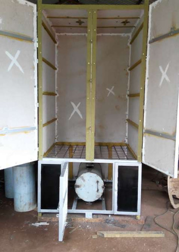 Rubber smokehouse