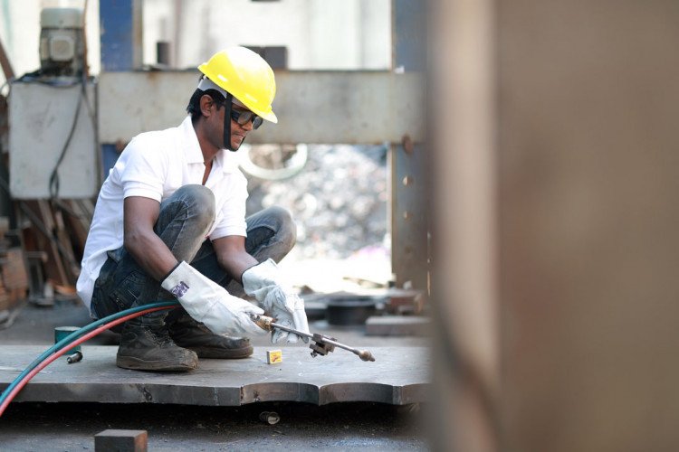 Welding works in Nellippara, Kannur