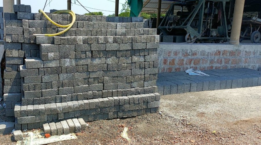 Concrete Bricks -Manufacturers & Suppliers in Kannur