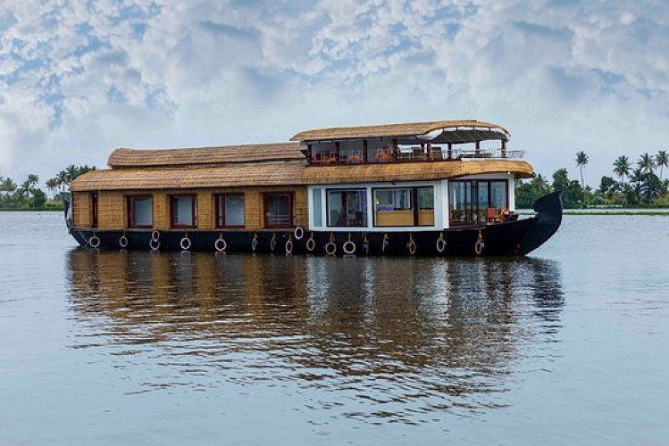 Houseboat Stay in Alappuzha, Kerala- Book Now
