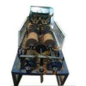 Spinning machine with auto fiber feeder